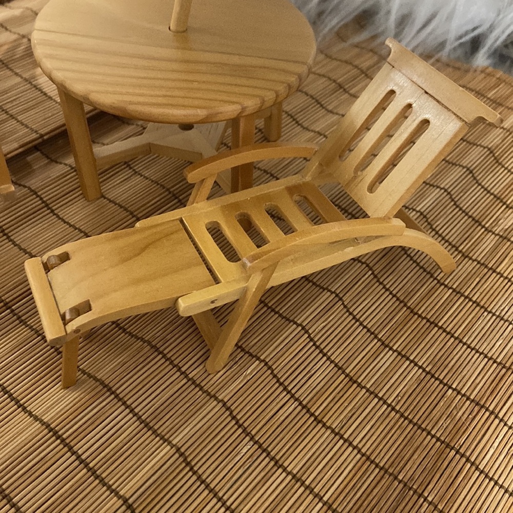 Dolls House - Garden Furniture chairs and table and umbrella wood vintage - Picture 4 of 8